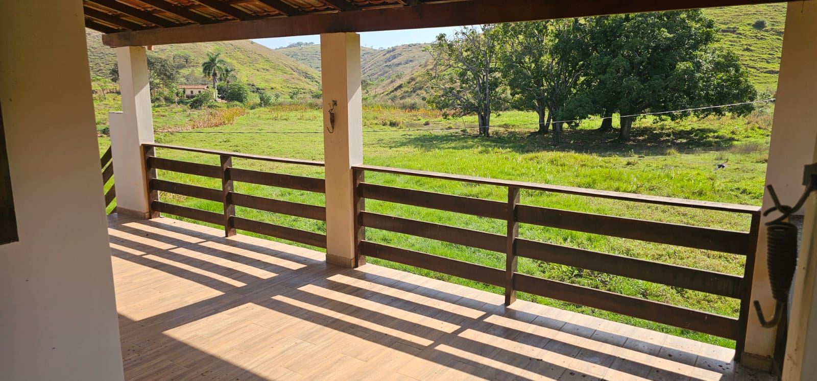 Varanda com vista para o pasto